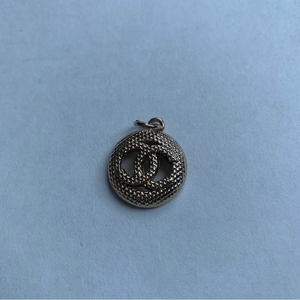 Quilted CC Zipper Pull